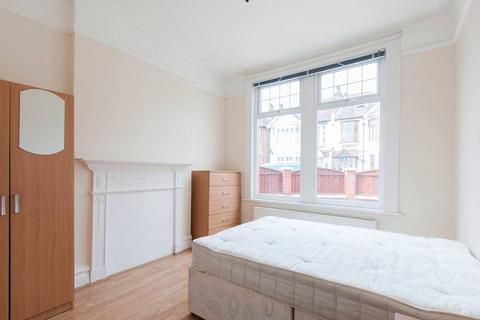 undefined, Fordhook Avenue, Ealing, London, W5
