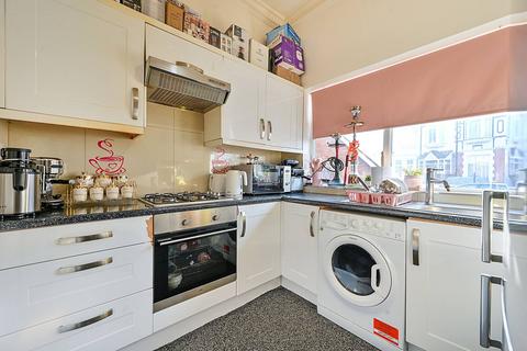 2 bedroom flat to rent, Fordhook Avenue, Ealing, London, W5