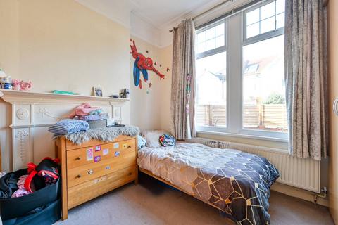 2 bedroom flat to rent, Fordhook Avenue, Ealing, London, W5