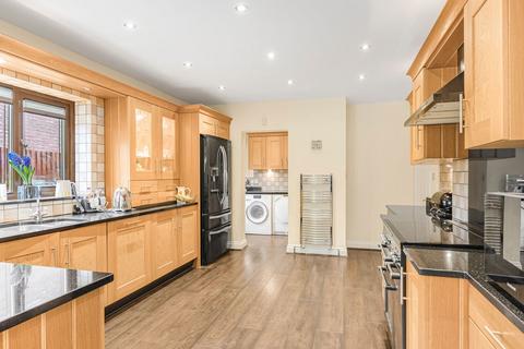 5 bedroom detached house for sale, Watling Street, Tamworth B78