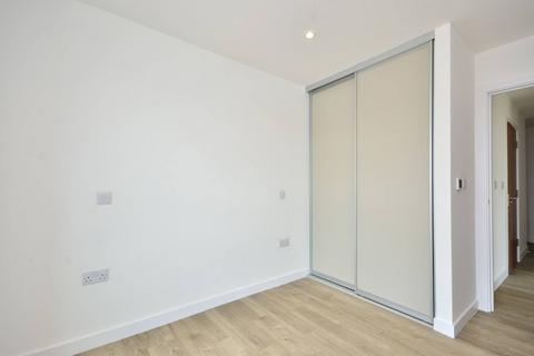 1 bedroom flat to rent, Tooting High Street, Tooting, London, SW17