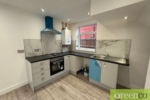 3 bedroom semi-detached house to rent, Wilmur Avenue, Salford M7