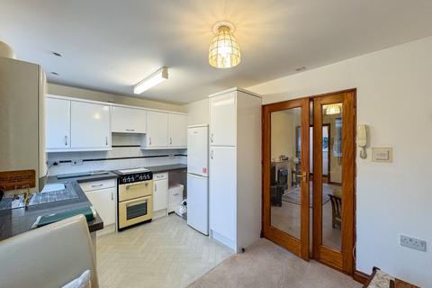 1 bedroom ground floor flat for sale, Marsh Gardens, Holmfirth HD9