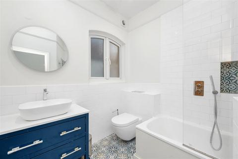 2 bedroom flat to rent, Riffel Road, London NW2