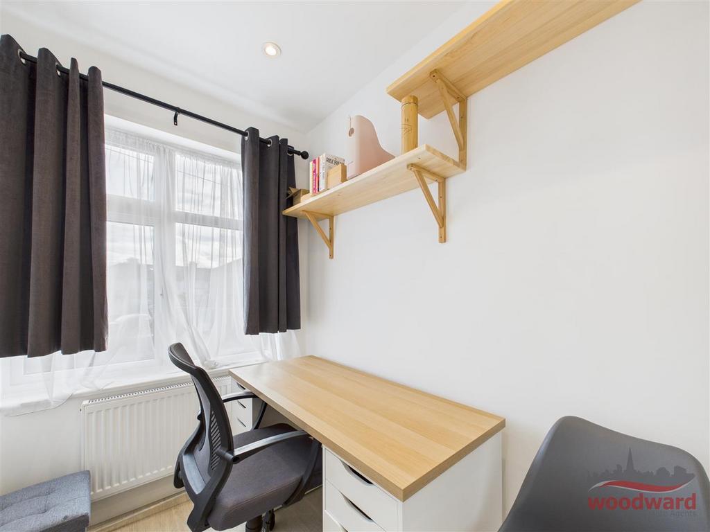 Bedroom / Office