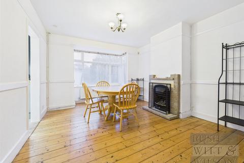 3 bedroom detached house for sale, North Trade Road, Battle