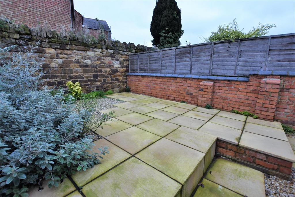 Rear Garden (2).JPG