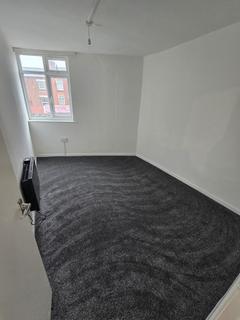 2 bedroom flat to rent, Station Street, Nottingham NG17