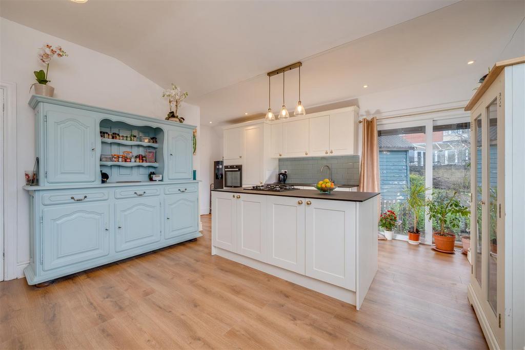 25 Grange Ave-19.jpg