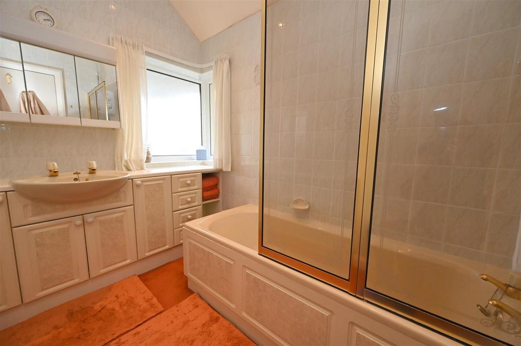 Bathroom.JPG