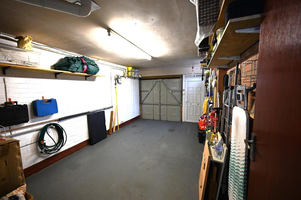 Garage.JPG