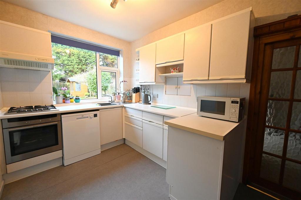 Kitchen.JPG