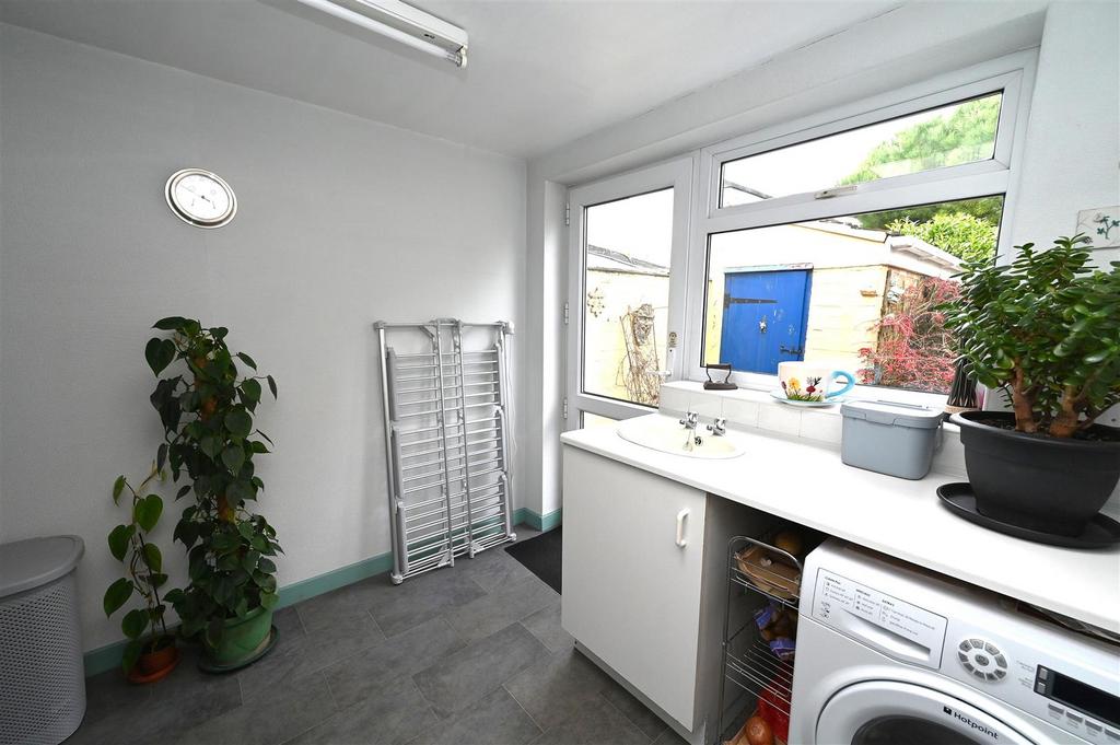 Utility room.JPG