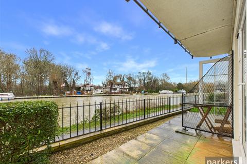 undefined, Regents Riverside, Reading RG1