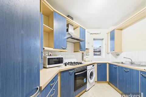 2 bedroom apartment to rent, Regents Riverside, Reading RG1