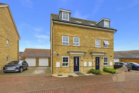 Eagle Close, Bury St. Edmunds IP28