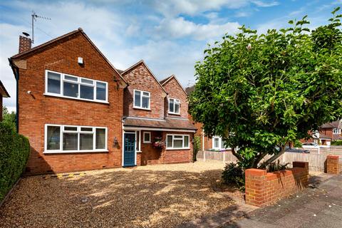 undefined, 16 Farm Road, Finchfield, Wolverhampton, WV3 8EW