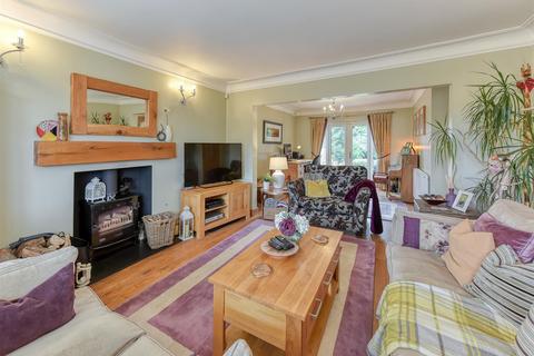 undefined, 16 Farm Road, Finchfield, Wolverhampton, WV3 8EW