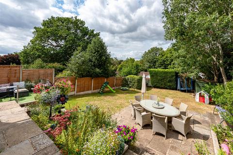 4 bedroom detached house for sale, 16 Farm Road, Finchfield, Wolverhampton, WV3 8EW