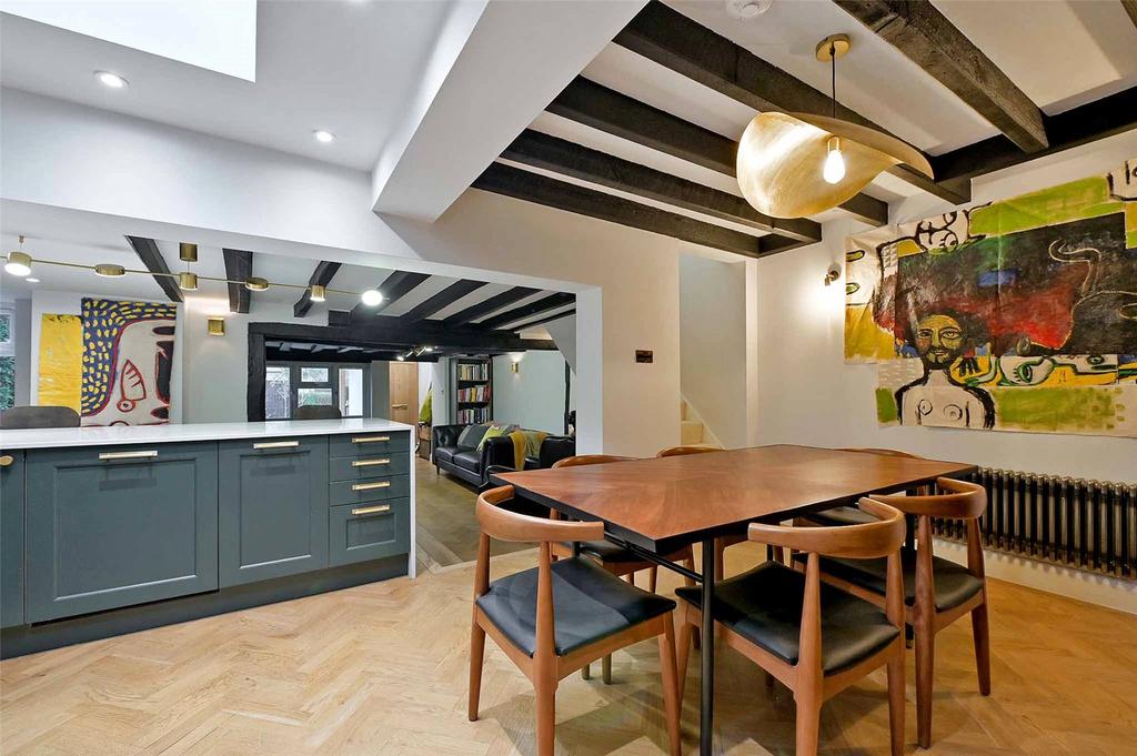 Kitchen/Dining