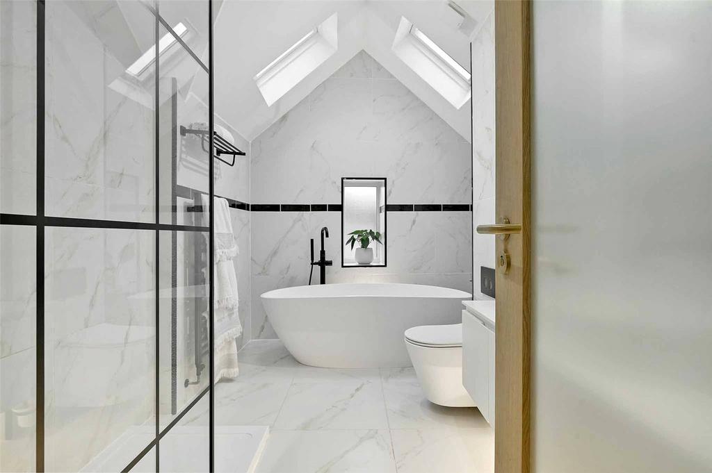 Bath/Shower Room