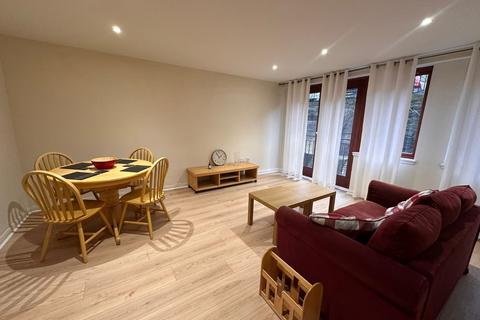 2 bedroom flat to rent, Fettes Row, EDINBURGH, EH3