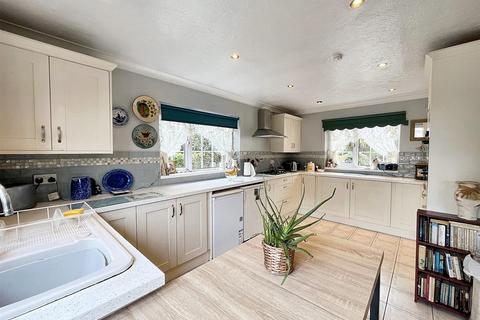 4 bedroom cottage for sale, Beach Road, St. Brides Wentlooge, Newport