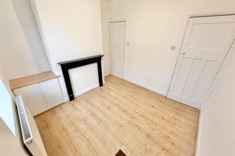 undefined, William Street, Luton, LU2