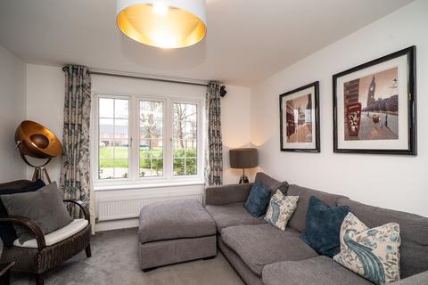 undefined, Bellingham Gardens, Thorn, LU5