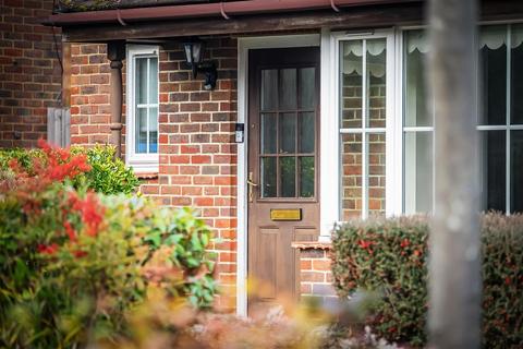 3 bedroom house for sale, GAYTON CLOSE, ASHTEAD, KT21