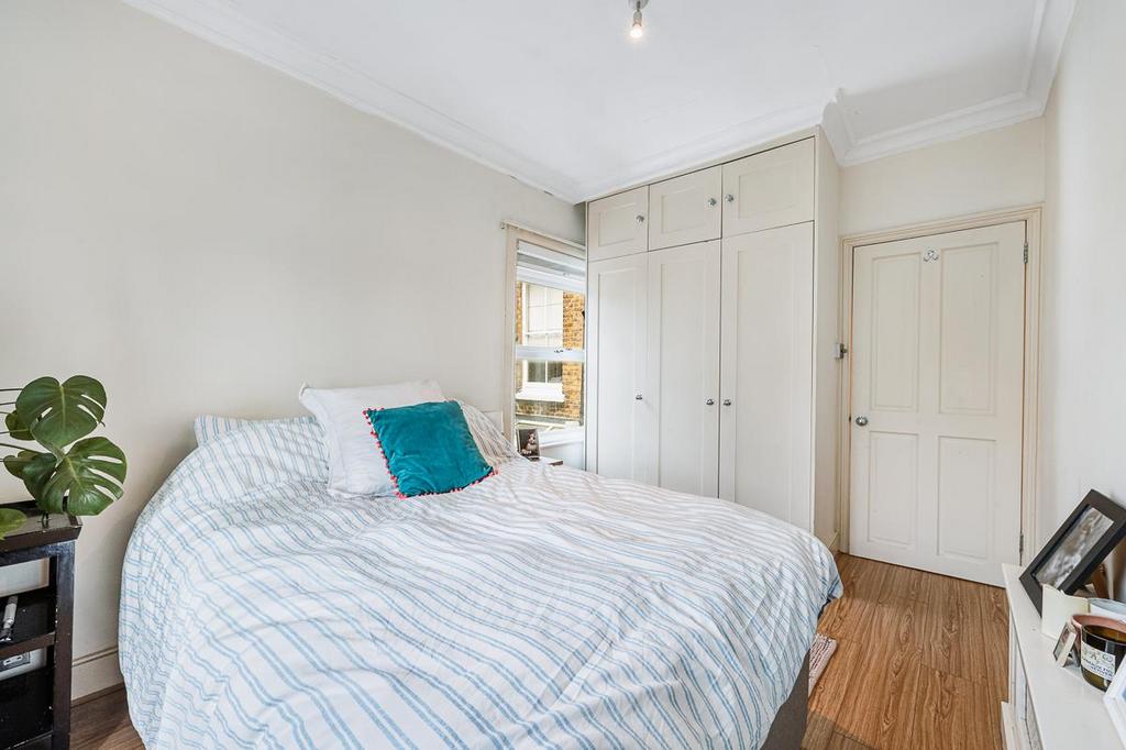 Flat 3, 56 Chiswick Lane-8.jpg