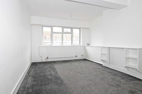 2 bedroom flat to rent, Richmond Road, Kingston Upon Thames KT2