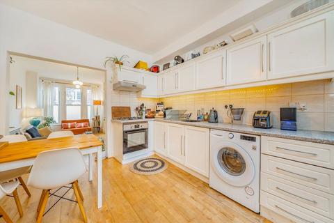 2 bedroom flat to rent, Elmwood Road, London SE24