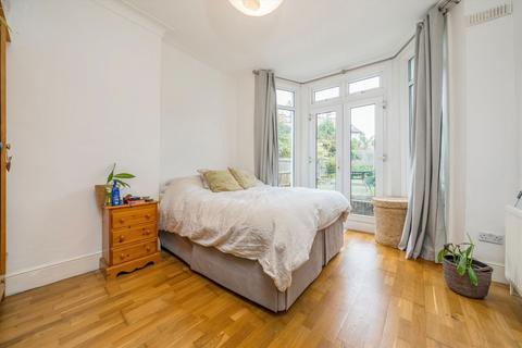 2 bedroom flat to rent, Elmwood Road, London SE24