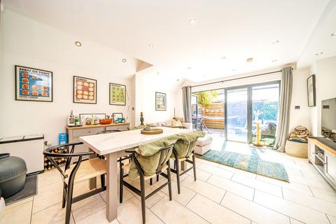 undefined, Stanley Gardens Road, Teddington TW11