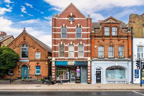 4 bedroom house to rent - The Green, Twickenham TW2