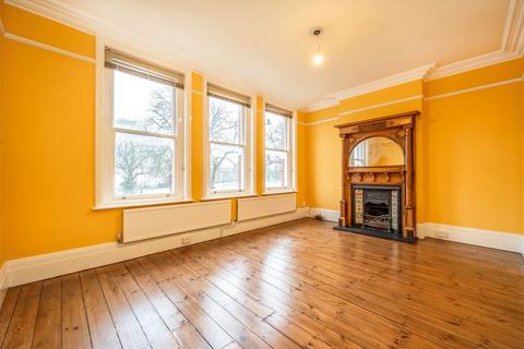 4 bedroom house to rent, The Green, Twickenham TW2