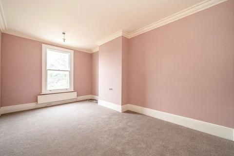 4 bedroom house to rent, The Green, Twickenham TW2