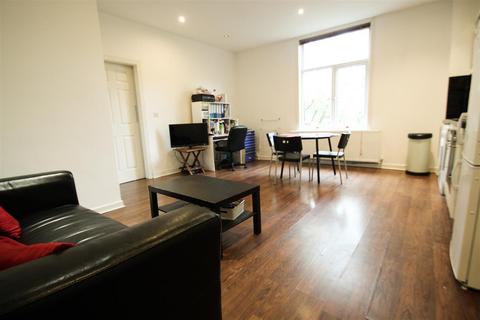 undefined, St Johns Terrace, Hyde Park, Leeds, LS3 1DY