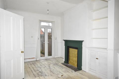 undefined, Beacon Hill Road, Newark