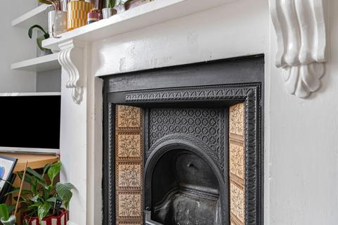 2 bedroom apartment to rent, Tregothnan Road, London, SW9