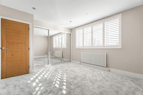 3 bedroom flat for sale, Dalefield, Roebuck Lane