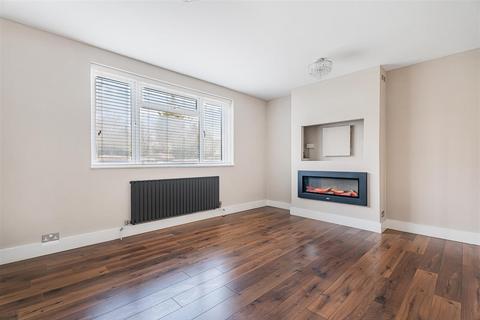 3 bedroom flat for sale, Dalefield, Roebuck Lane