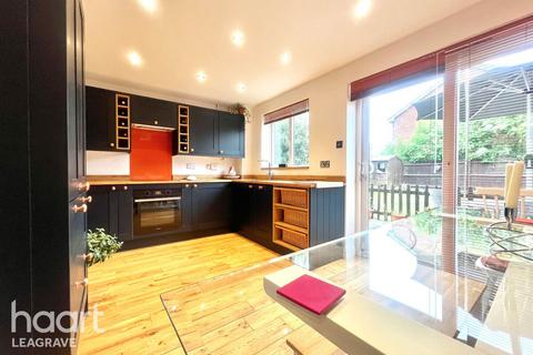 undefined, Swan Mead, Luton