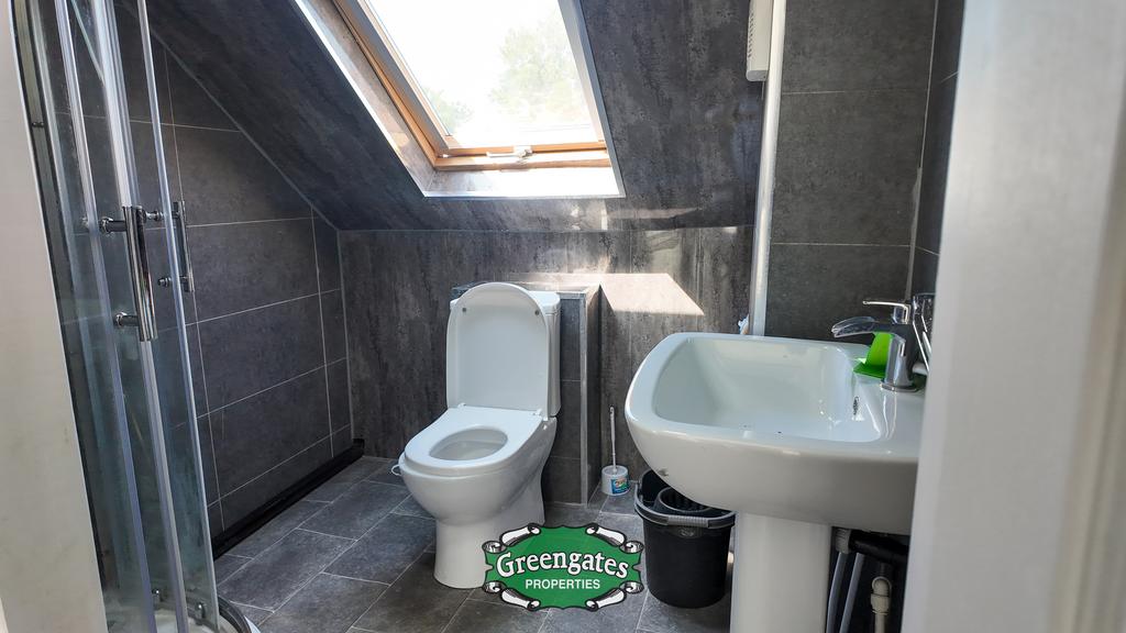 6 B Springfield Road13