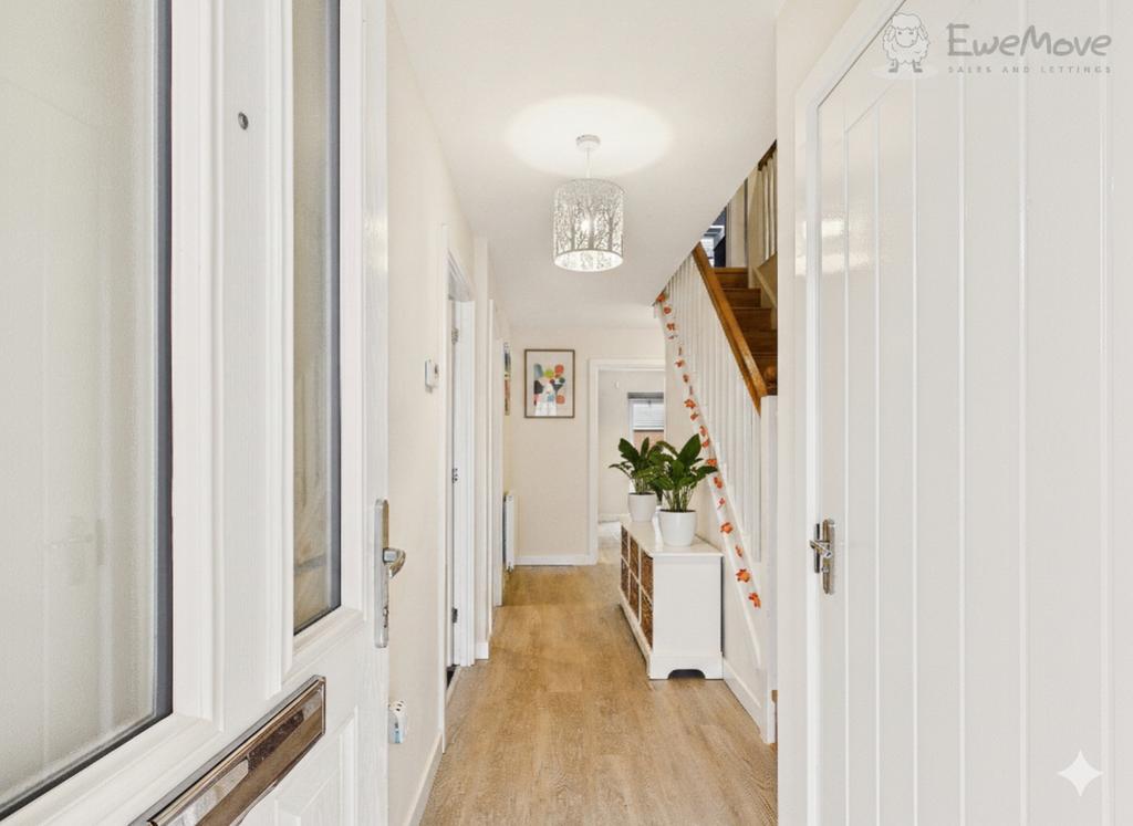 Ewemove south molton entrance hall