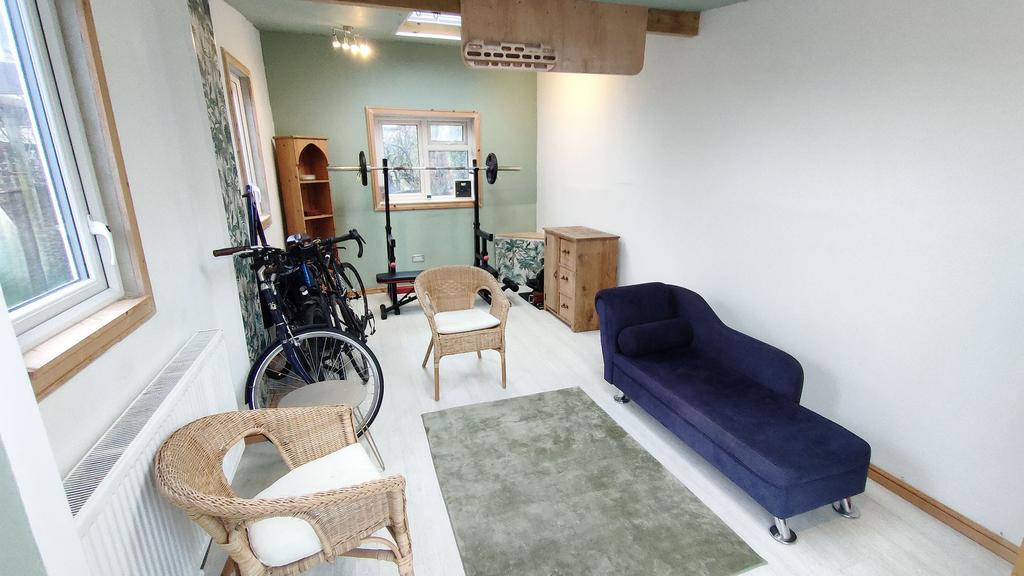 Outbuilding / Home Office