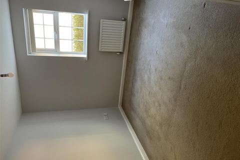 2 bedroom flat to rent, Horse Fair Lane, Rothwell NN14