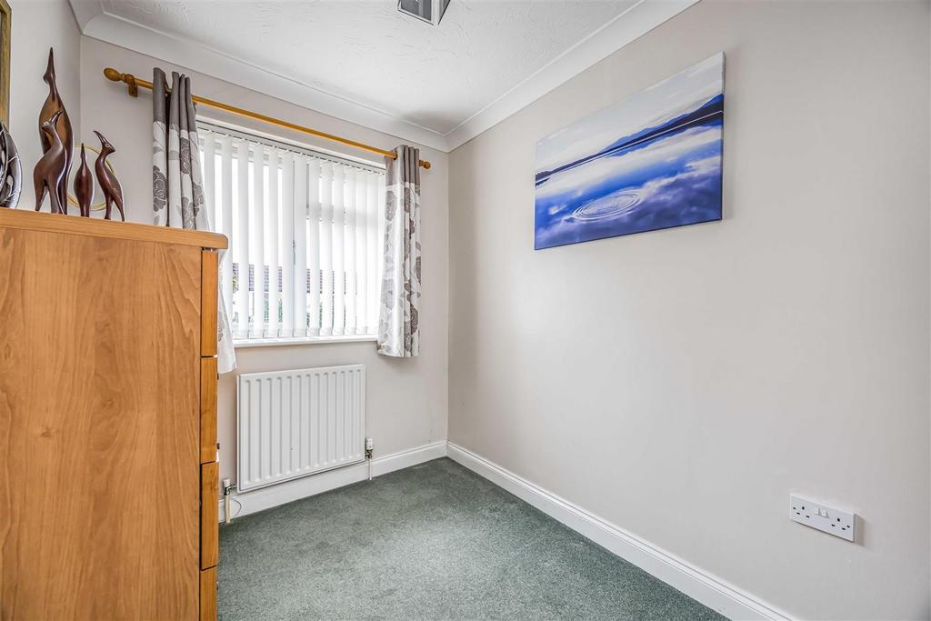 2a Wheatlands Crescent, Hayling Island-Small-Porti