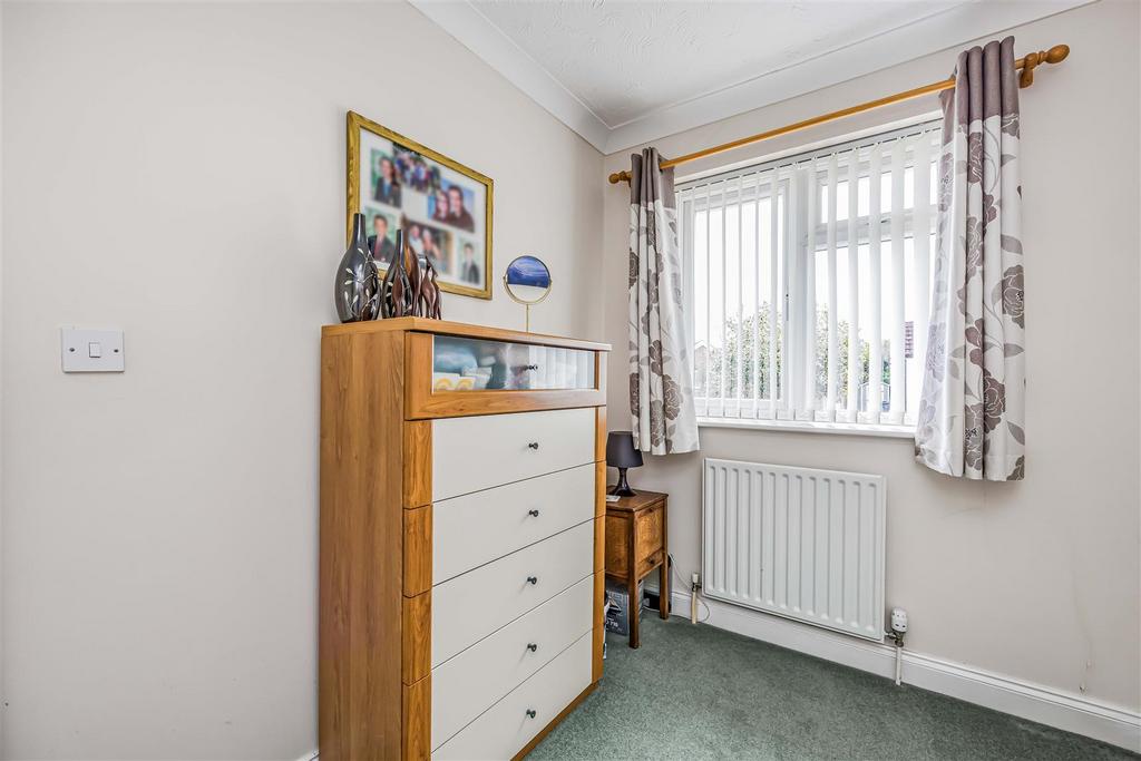 2a Wheatlands Crescent, Hayling Island-Small-Porti